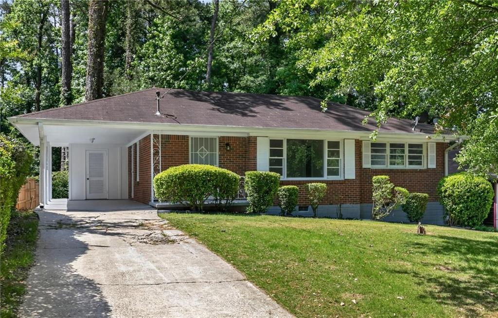 2712 Loghaven Dr., Atlanta, GA 30318