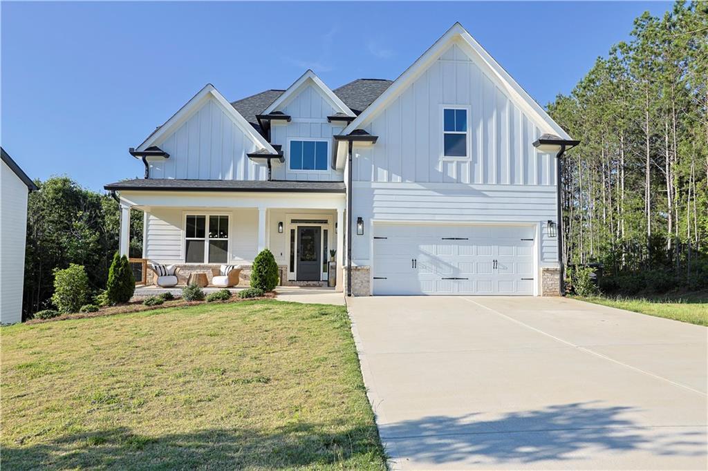 119 Dazzling Ct., Dallas, GA 30132