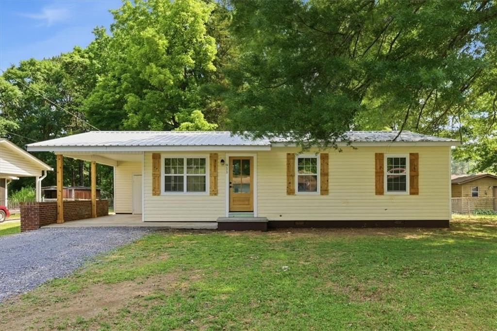911 Bomar St., La Fayette, GA 30728