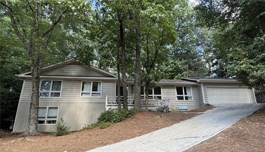310 Clear Creek Ct., Roswell, GA 30076