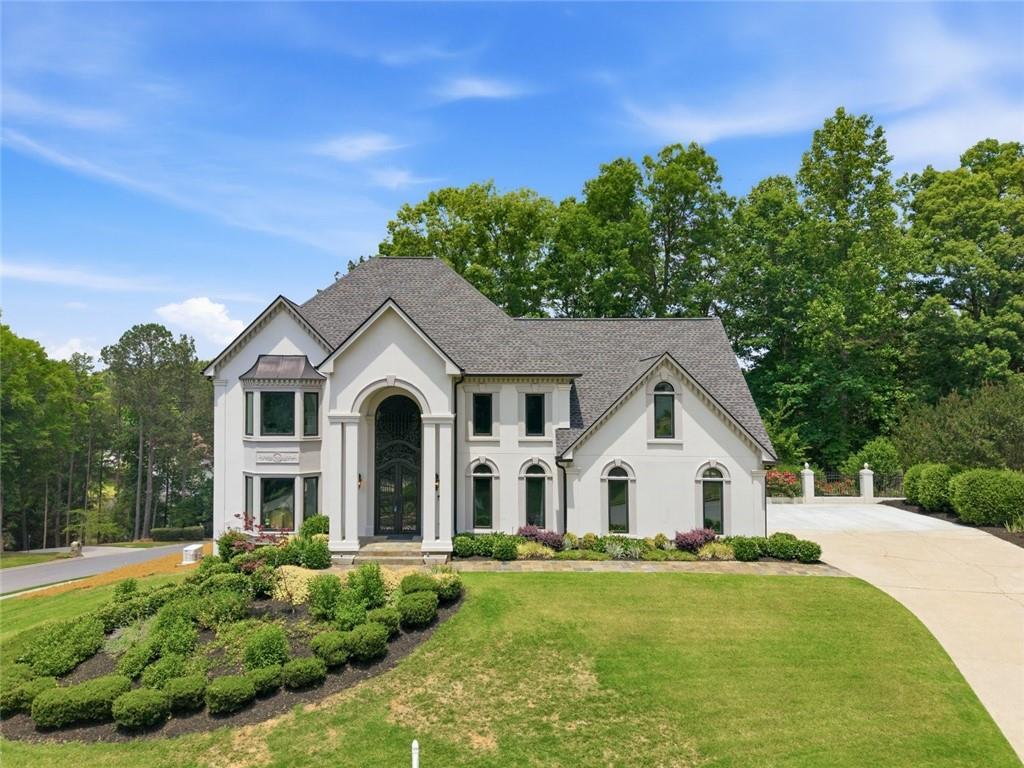1085 Brooksglen Dr., Roswell, GA 30075