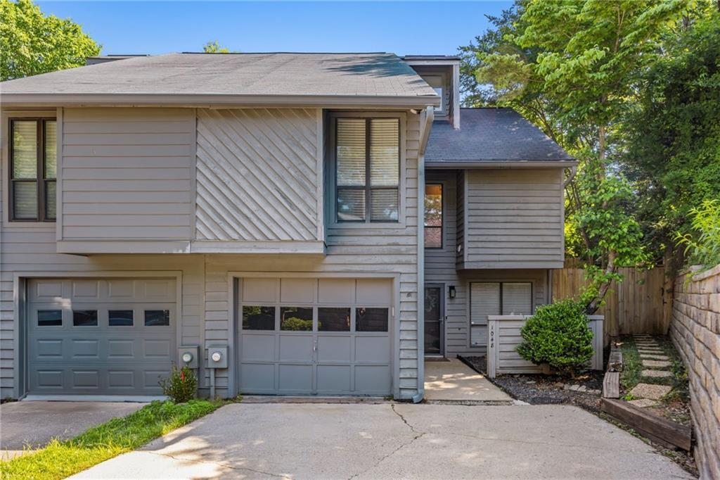 1048 Creatwood Cir., Smyrna, GA 30080