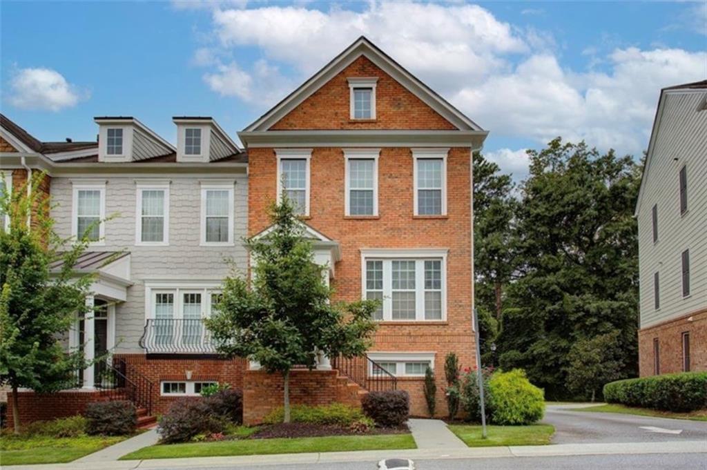 2166 Weldonberry Dr., Atlanta, GA 30319