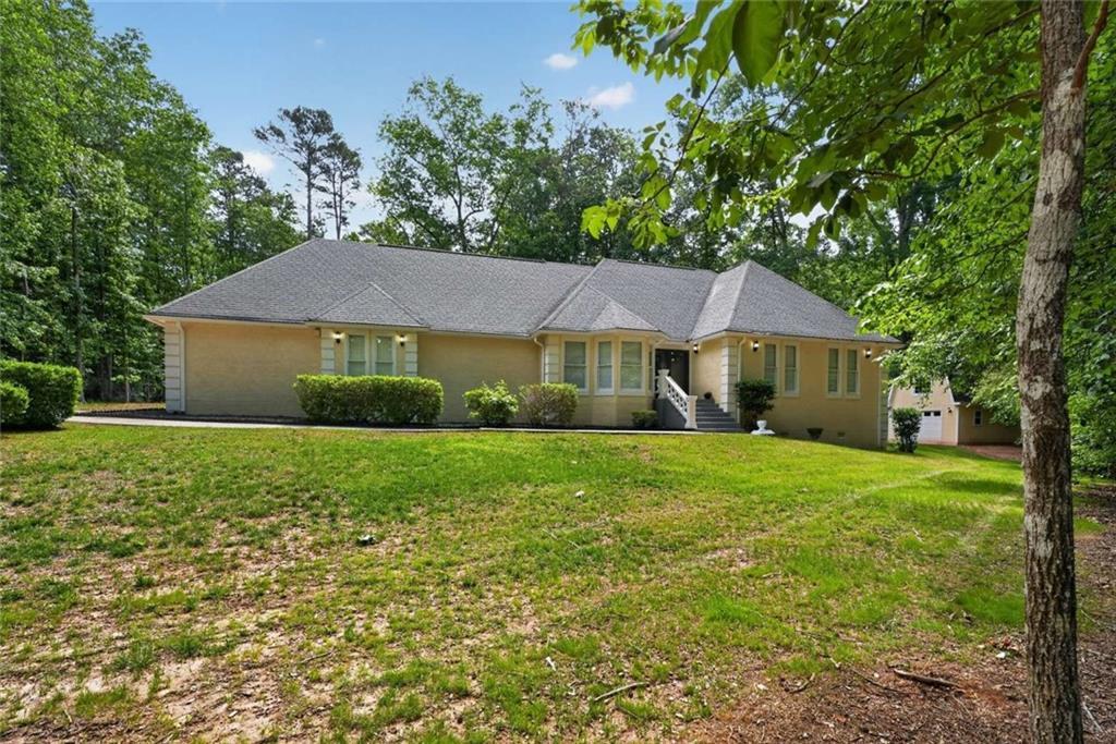 185 Courtland Dr., Fayetteville, GA 30215