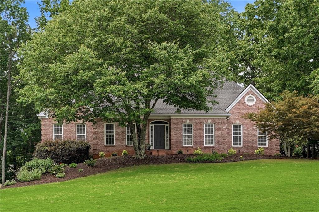 1095 Laurian Park Dr., Roswell, GA 30075