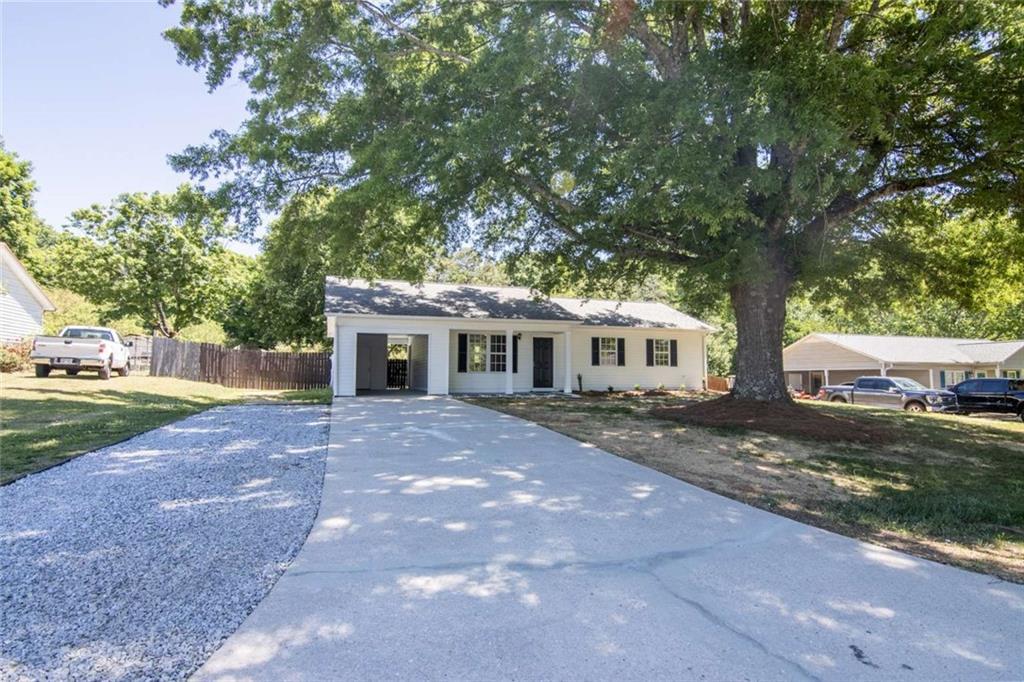 5933 Fieldstone Ct., Clermont, GA 30527