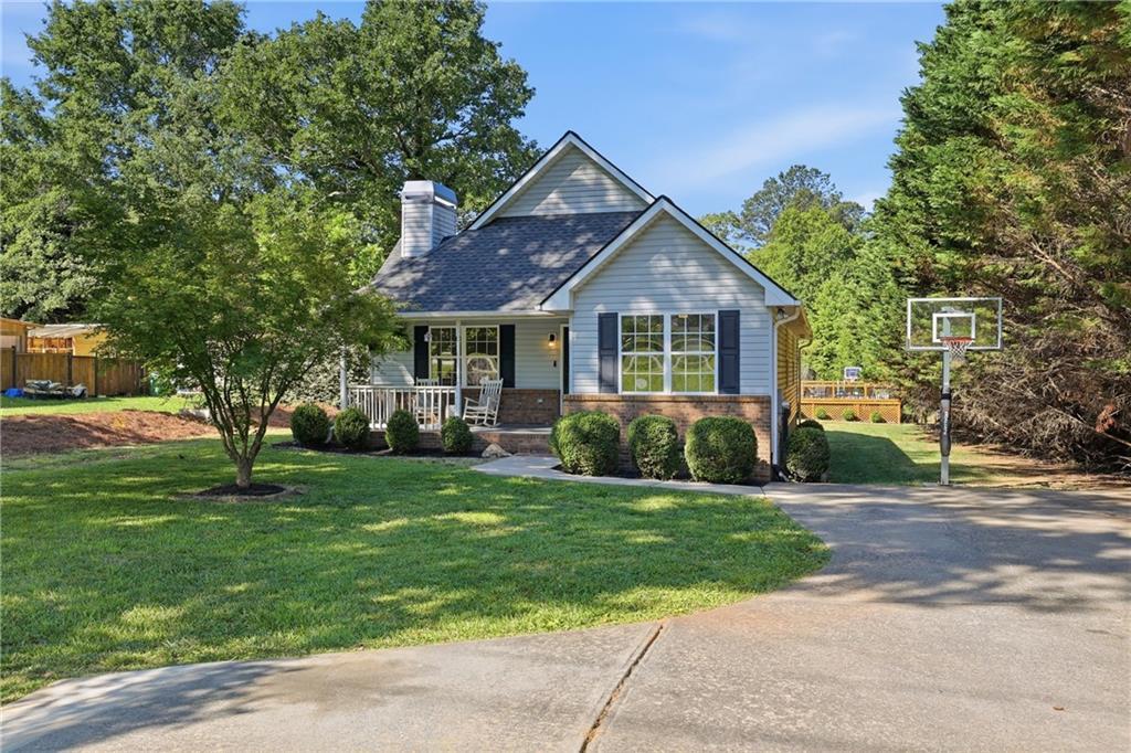 981 Hoyt St., Cornelia, GA 30531