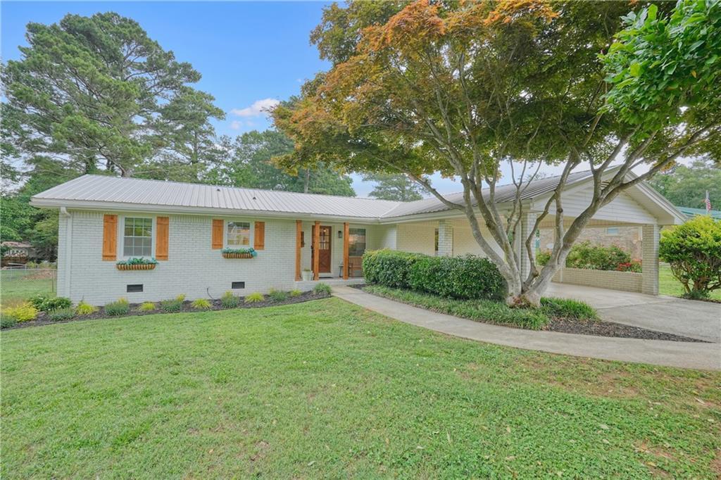 83 Donna Ln., Dallas, GA 30157