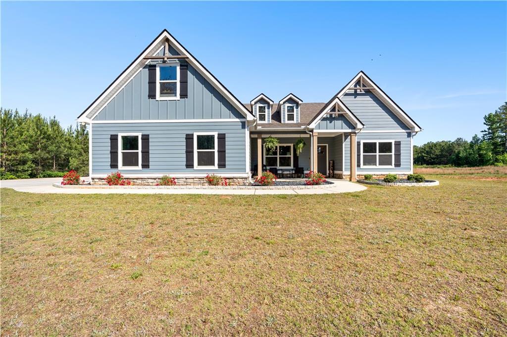 296 Beavers Rd., Grantville, GA 30220