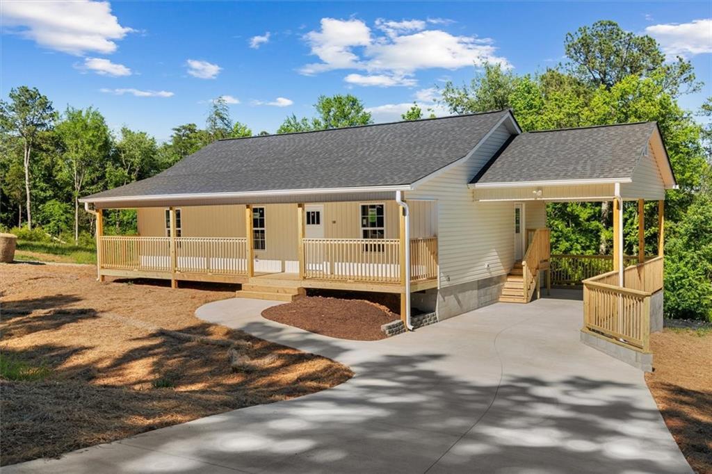 135 Azalea St., Calhoun, GA 30701