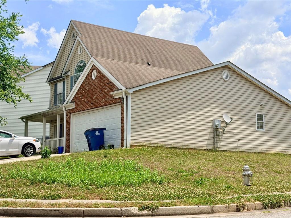 1349 Creekview Cir., Riverdale, GA 30296