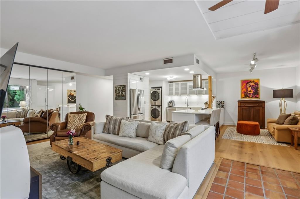 2632 Peachtree Rd. #302B, Atlanta, GA 30305