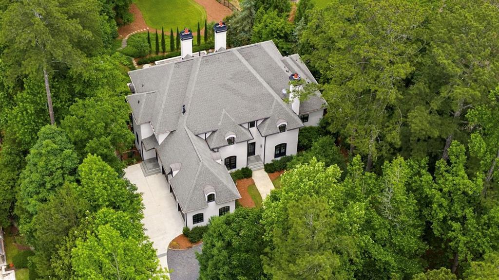 725 Londonberry Rd., Atlanta, GA 30327