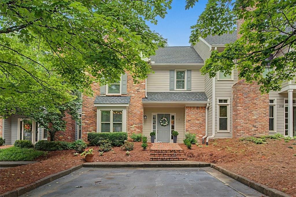 316 River Glen Dr., Roswell, GA 30075