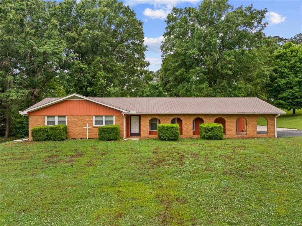 202 Briarwood Dr., Calhoun, GA 30701