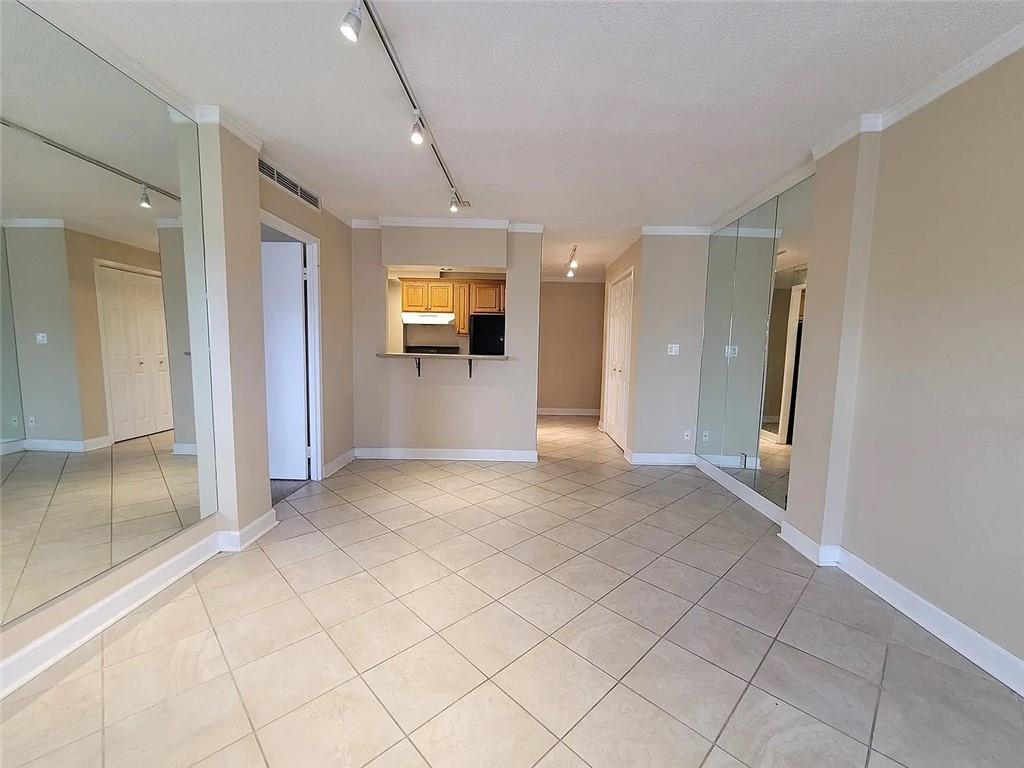 2285 Peachtree Rd., Atlanta, GA 30309