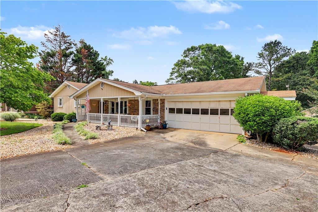 2053 Mozelle Dr., Marietta, GA 30062