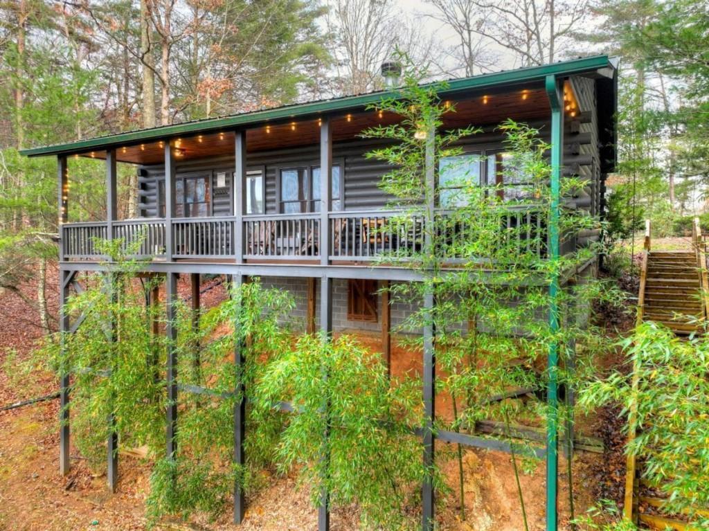 89 N Whitepath Cir., Ellijay, GA 30540