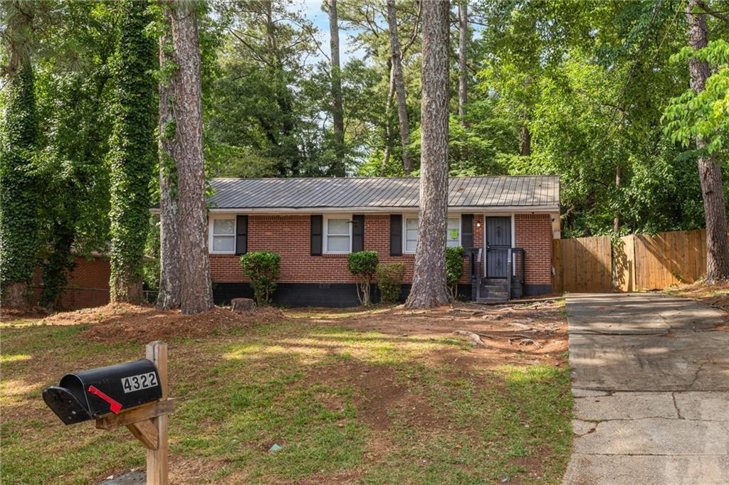 4322 Glenwood Pkwy., Decatur, GA 30032