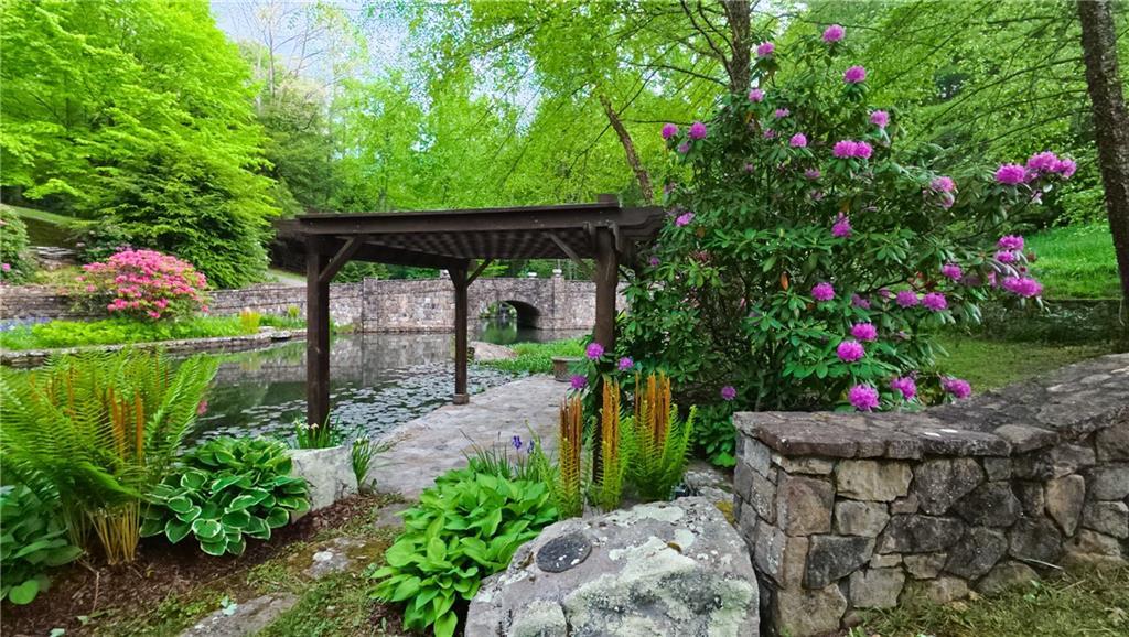 230 Woodside Ln., Suches, GA 30572