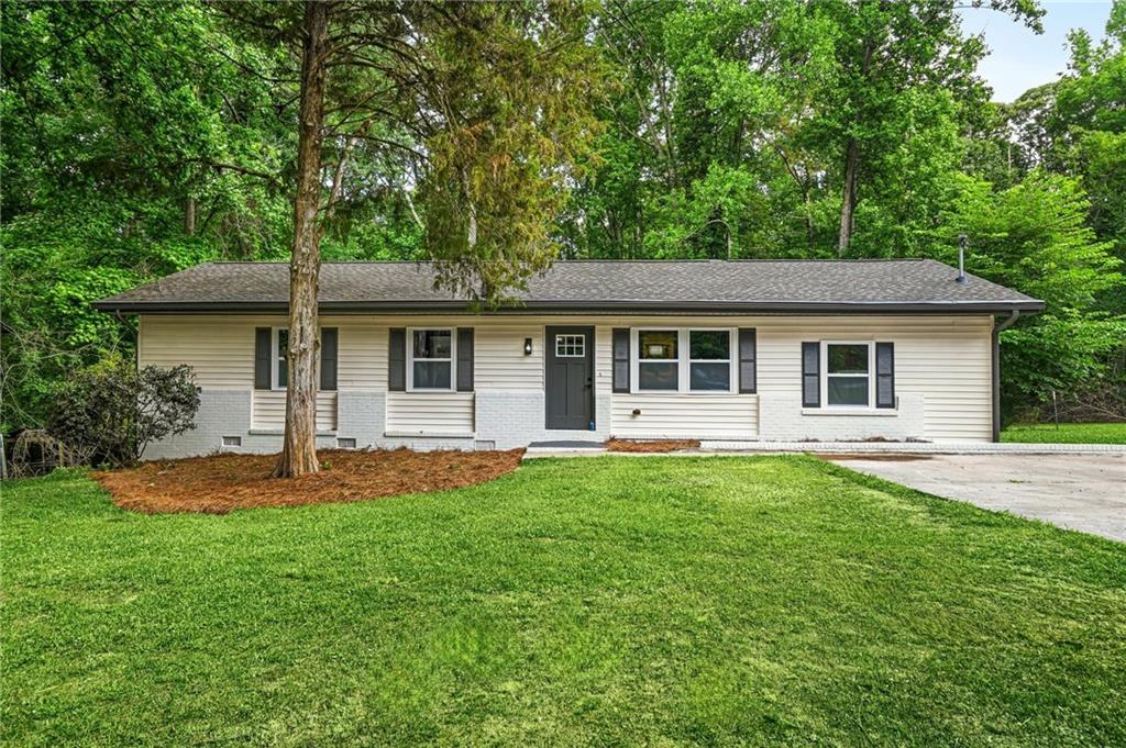 676 Hog Liver Rd., Carrollton, GA 30117