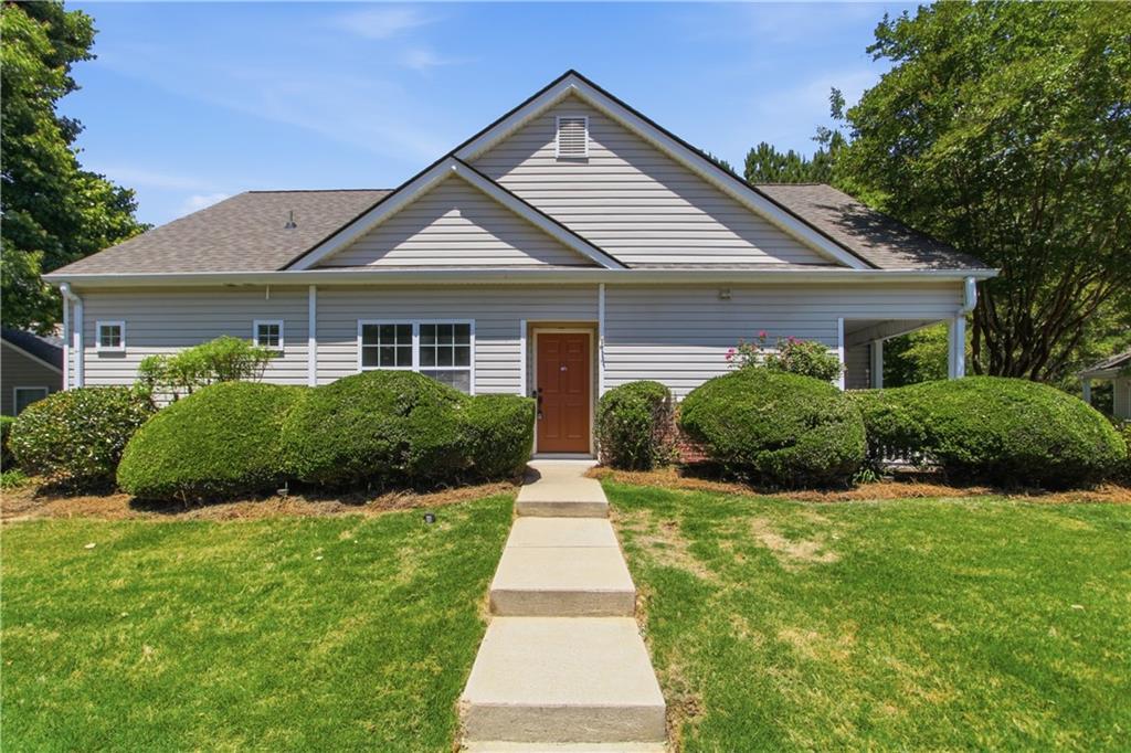 220 Hiawassee Dr., Woodstock, GA 30188