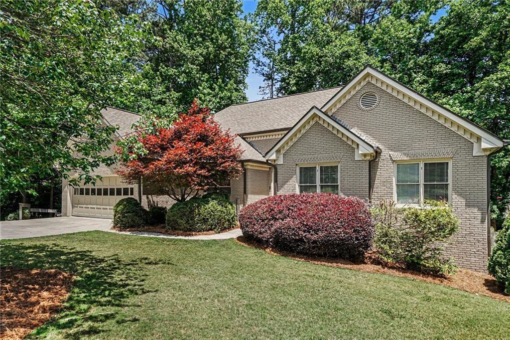 977 Sunny Glenn Ct., Lawrenceville, GA 30043