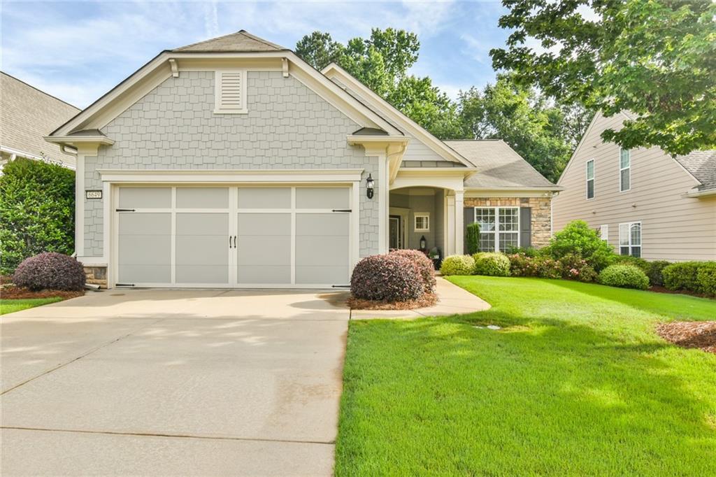 6649 Burnt Hickory Dr., Hoschton, GA 30548