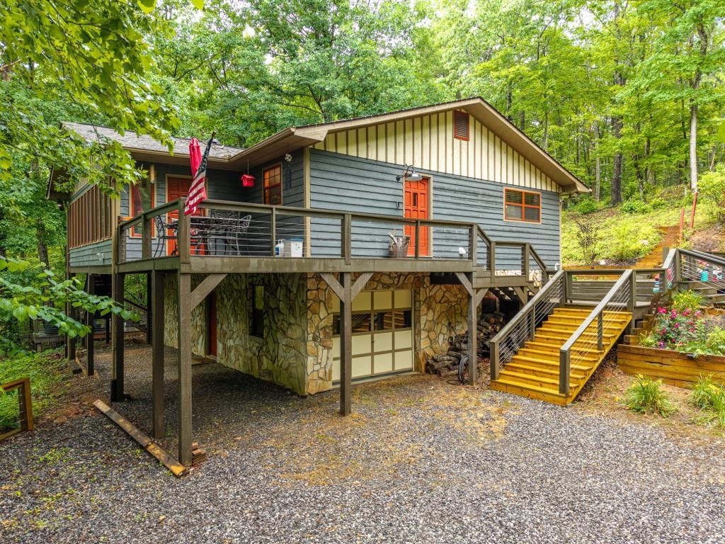 367 Virginia Dr., Blue Ridge, GA 30513
