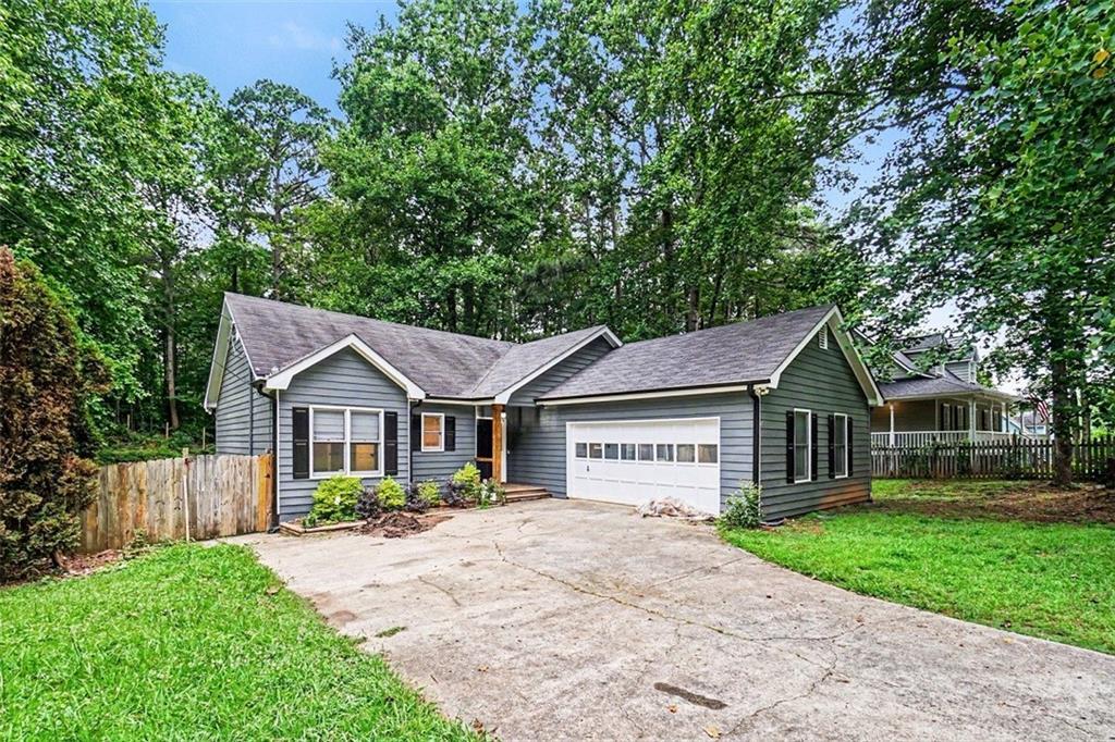 597 Cedarcrest Rd., Dallas, GA 30132