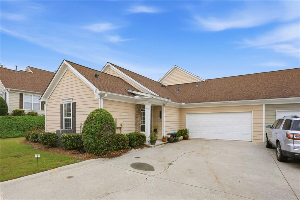 304 Gable Brook Dr., Grayson, GA 30017