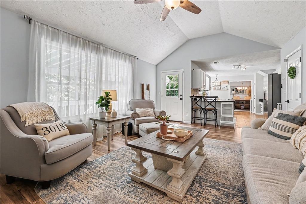 114 Eagle Glen Dr., Woodstock, GA 30189