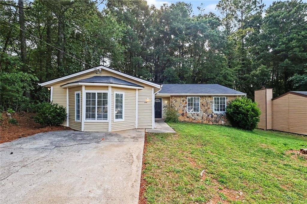 2196 Scarbrough Dr., Stone Mountain, GA 30088