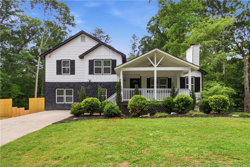 1239 Ashbrook Dr., Lawrenceville, GA 30043