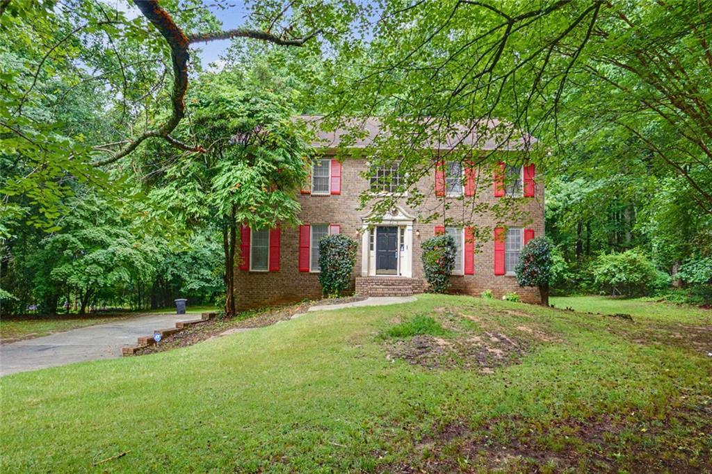 140 Millwood Ln., Fayetteville, GA 30214