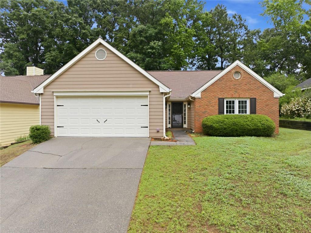 685 Hunters Creek Ln., Lawrenceville, GA 30043