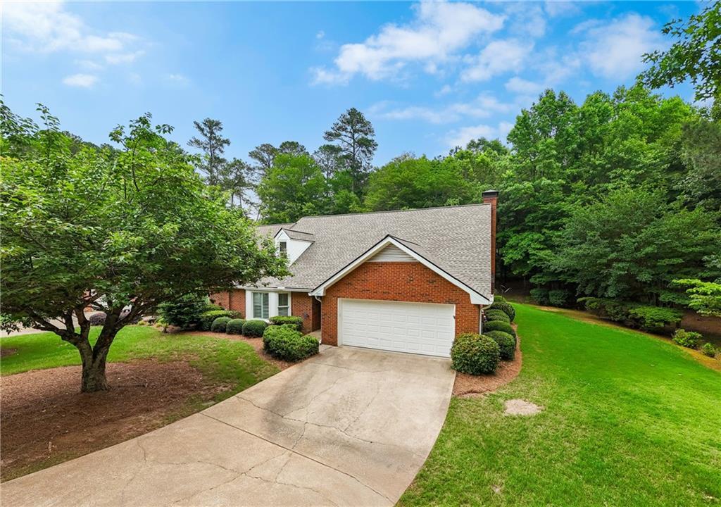 300 Brickleberry Dr., Roswell, GA 30075