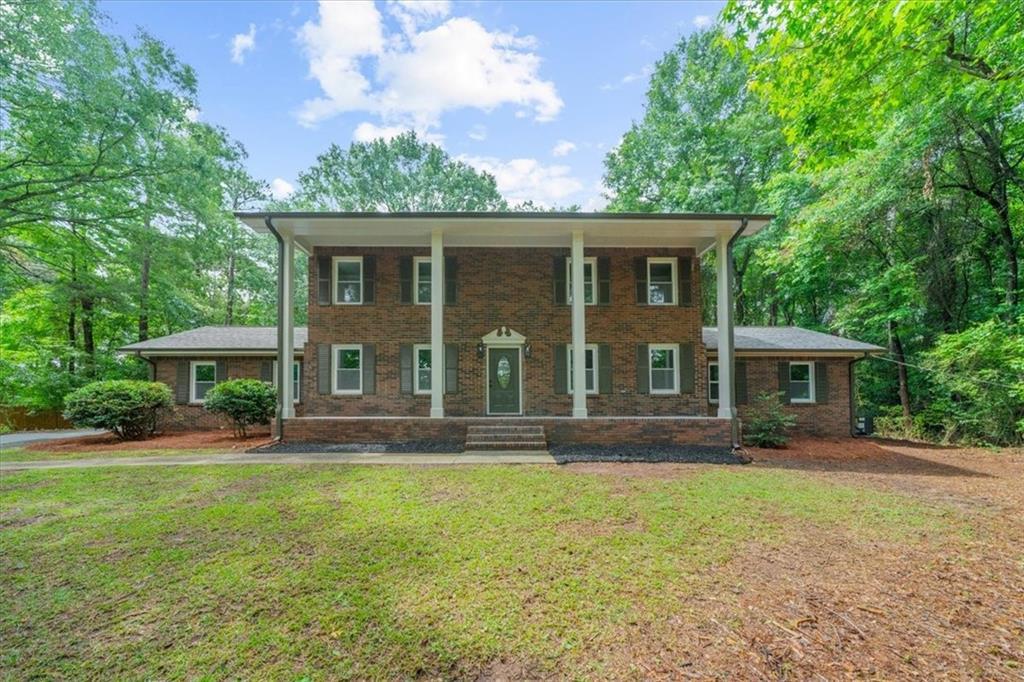 125 Silver Leaf Dr., Fayetteville, GA 30214