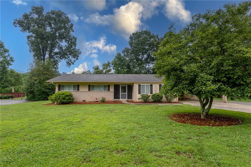 958 Gunter Cir., Lawrenceville, GA 30043