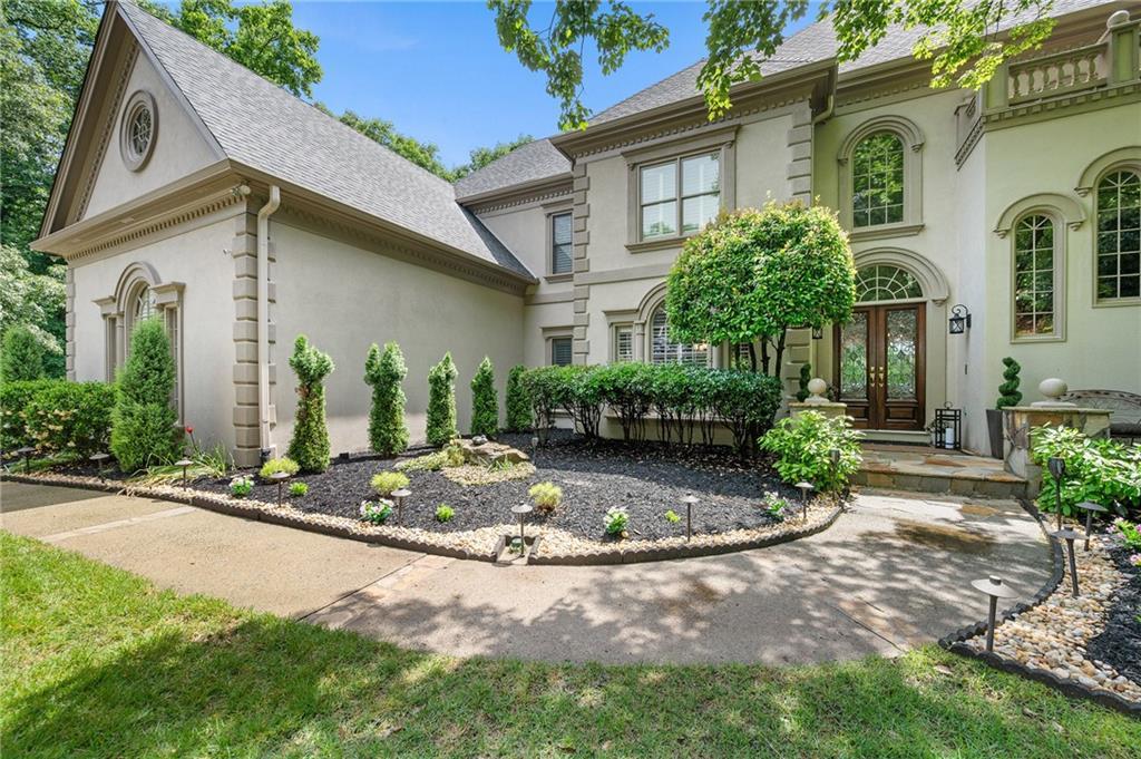 235 N Smead Ct., Roswell, GA 30076