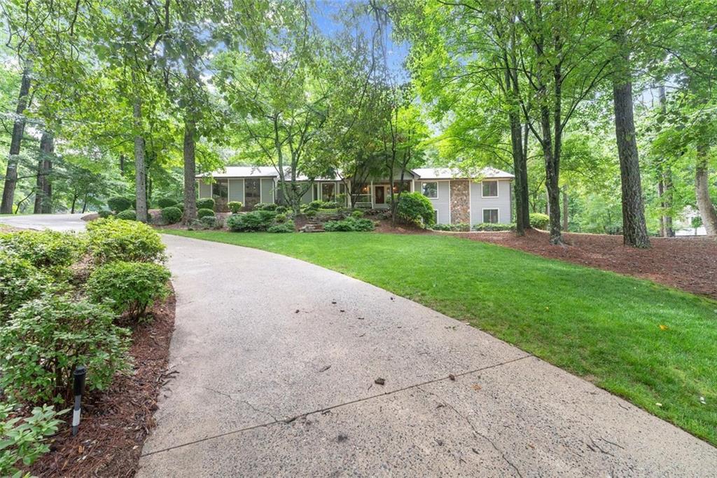 2125 Double Creek Ln., Alpharetta, GA 30004