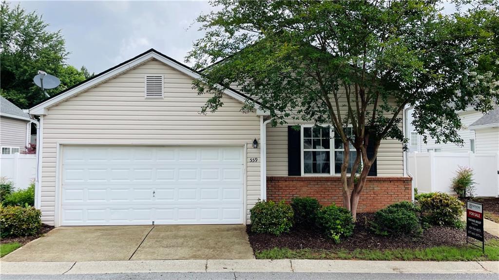 559 W Oaks Dr., Woodstock, GA 30188