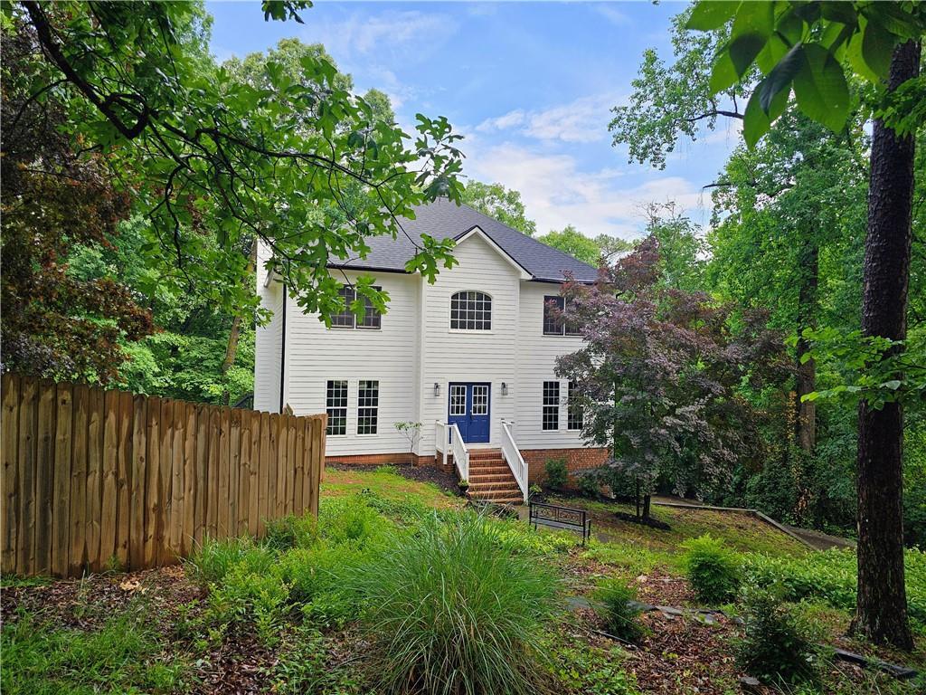 225 Nacoochee Dr., Woodstock, GA 30188