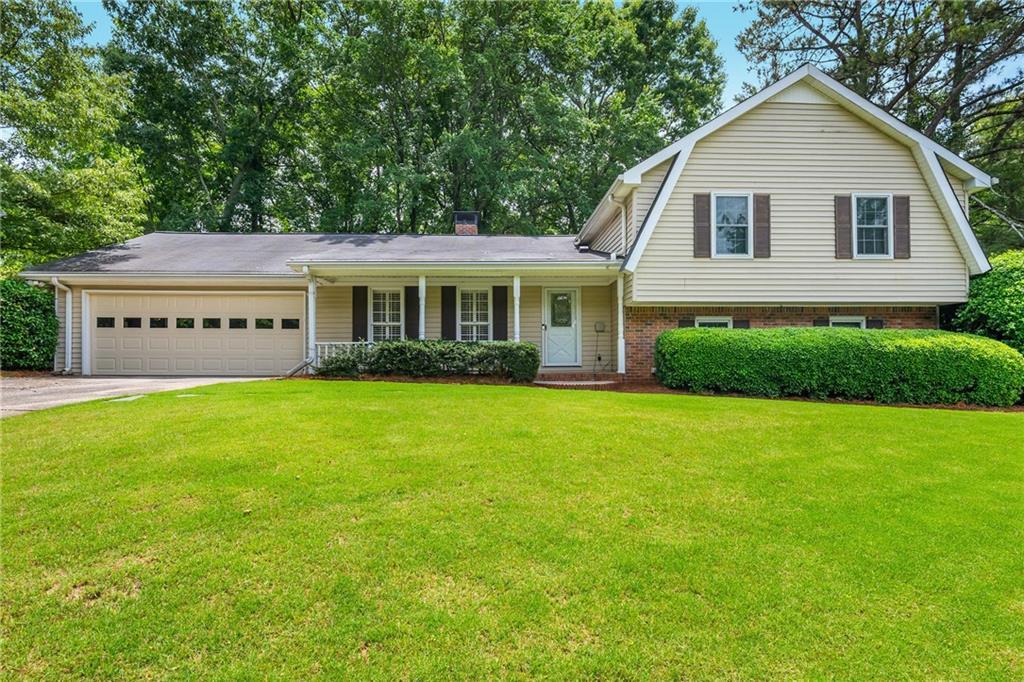 335 Thornwood Dr., Atlanta, GA 30328