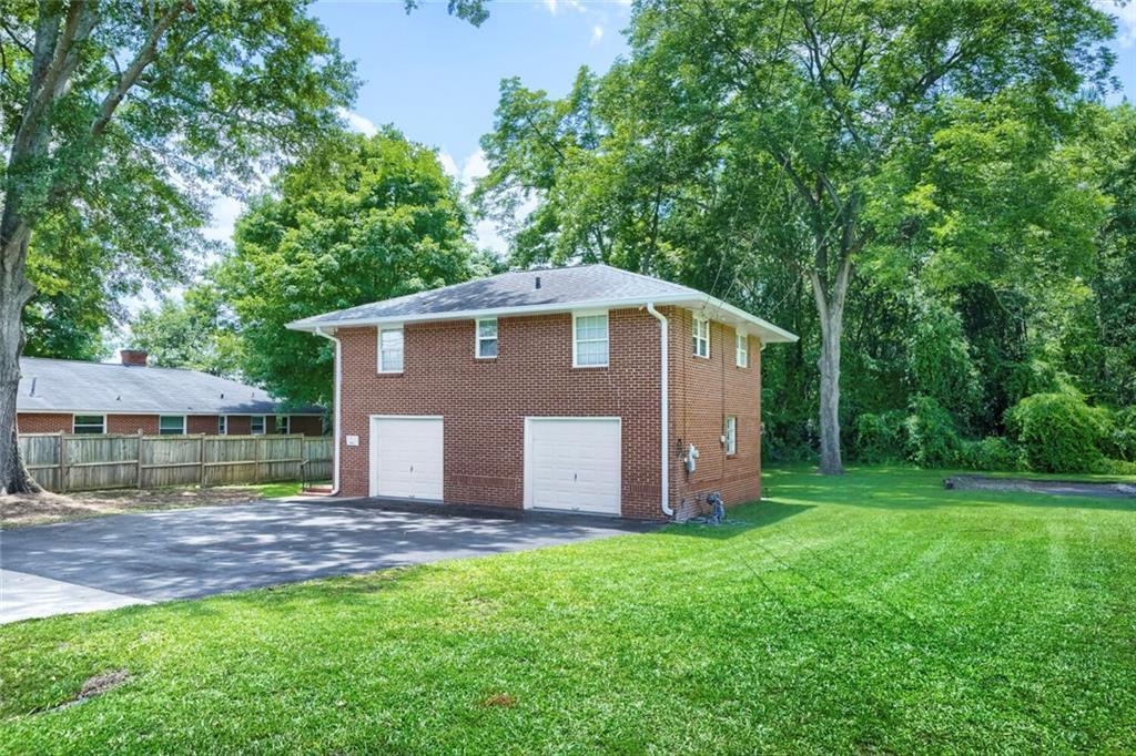 1 North Ave., Hampton, GA 30228