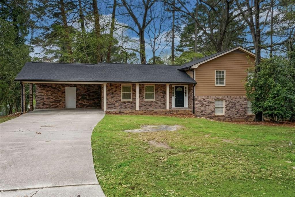 1481 Smokehouse Ln., Stone Mountain, GA 30088