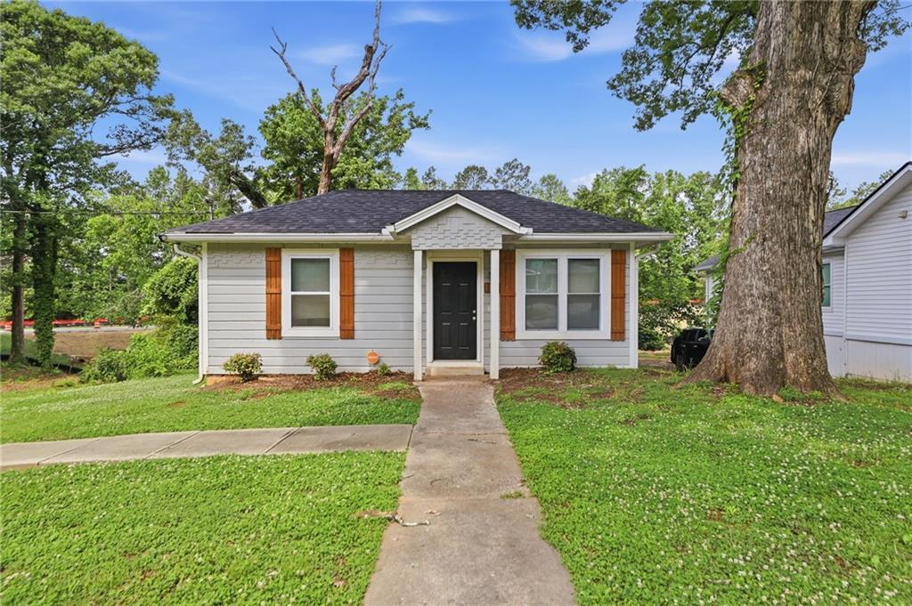 1152 Wedgewood Dr., Atlanta, GA 30318