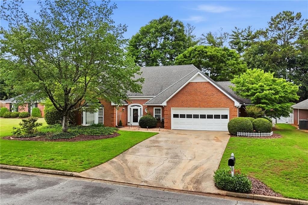 220 Stepping Stone Dr., Alpharetta, GA 30004