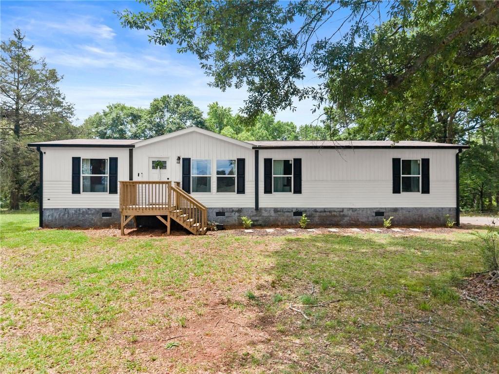 4046 Holly Springs Rd., Gillsville, GA 30543