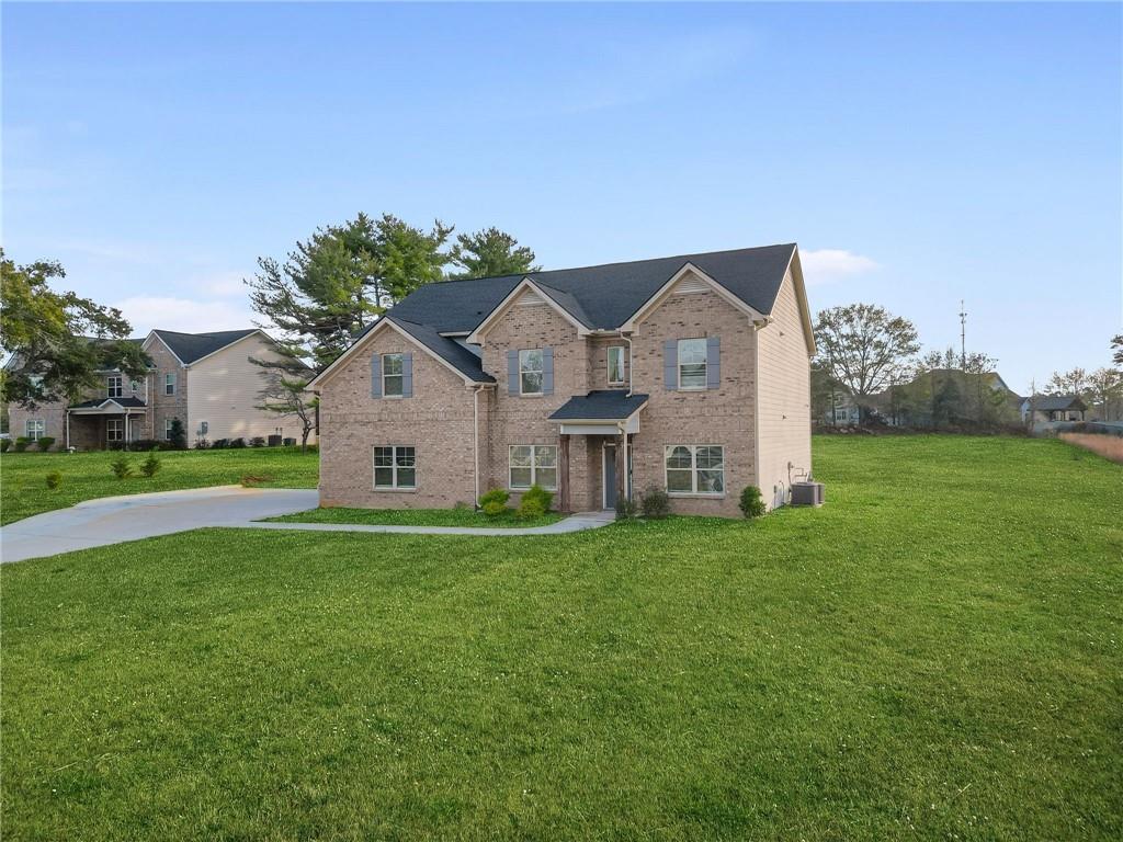 689 S Jeff Davis Dr., Fayetteville, GA 30215